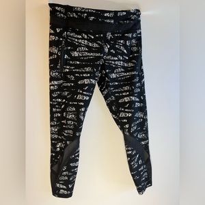 Lululemon black and white pattern leggings